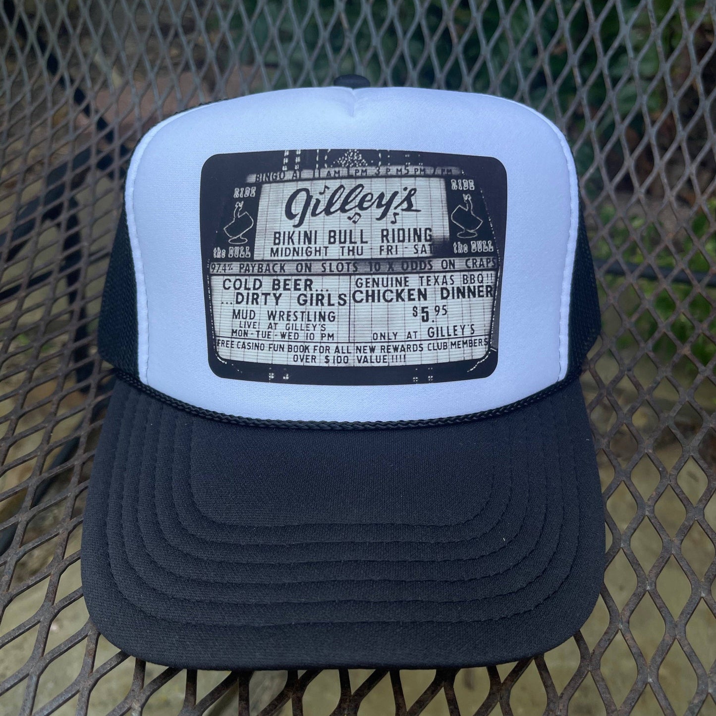 Gilley's Trucker Hat | Black/White