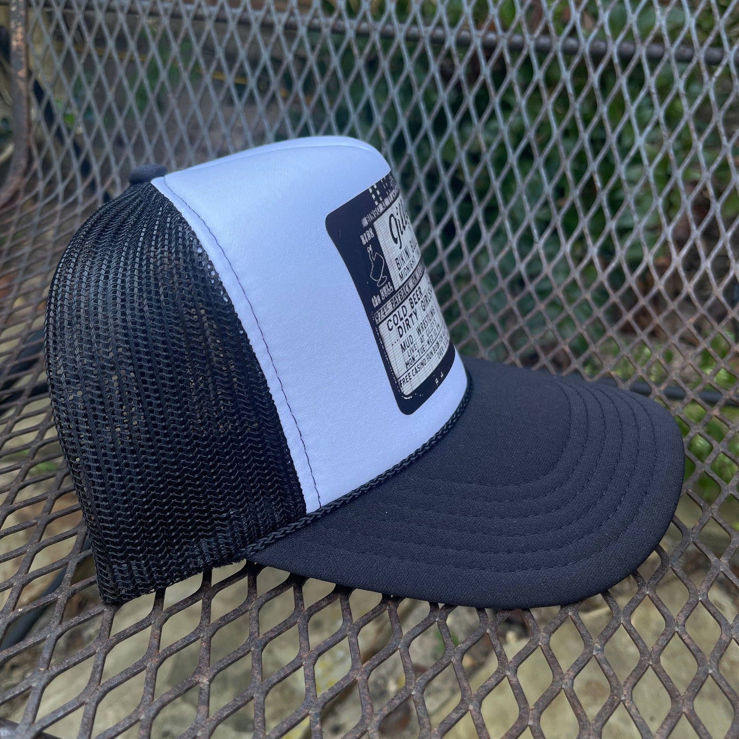 Gilley's Trucker Hat | Black/White